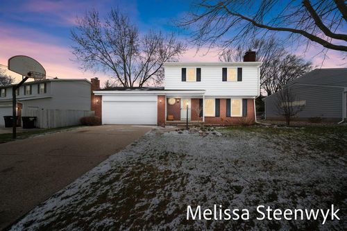 2091 Fawnwood Dr Se, Grand Rapids, MI, 49508-6515 | Card Image