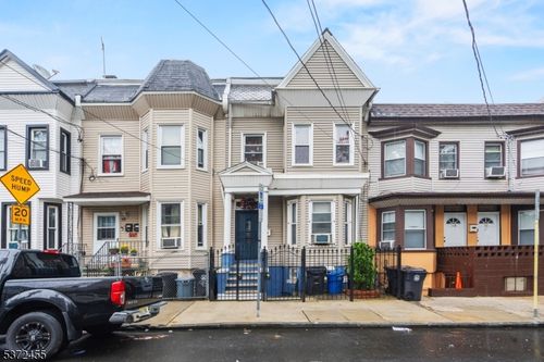 93 Garside St, Newark, NJ, 07104-1009 | Card Image
