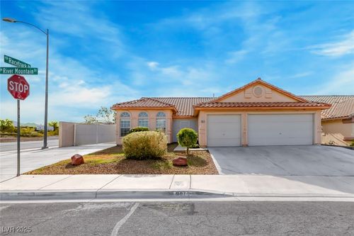 901 River Mountain Dr, Henderson, NV, 89015-2738 | Card Image