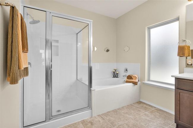 8458 Coral Cove Pass Ln, House other with 3 bedrooms, 2 bathrooms and 2 parking in Conroe TX | Image 31