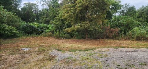 1305 Tuscarawas Rd, Beaver, PA, 15009-1122 | Card Image