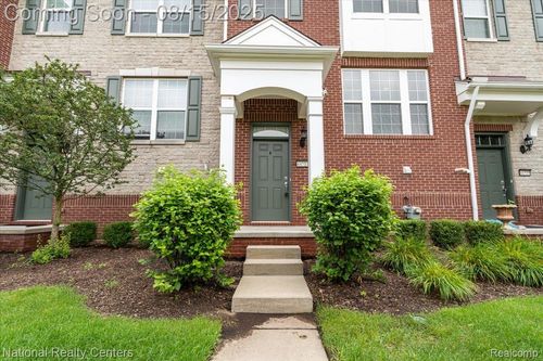 44511 Ellery Ln, Novi, MI, 48377-2578 | Card Image
