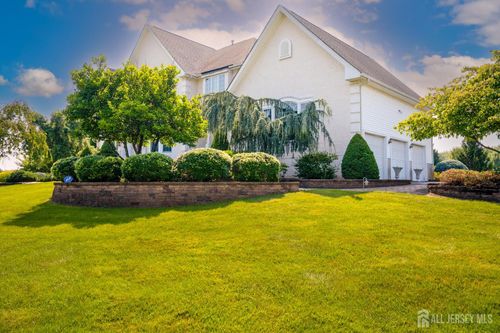 19 Meadowlark Dr, Plainsboro, NJ, 08536-2058 | Card Image