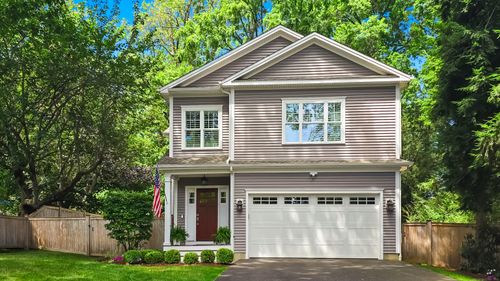 46 Wheeler Park Ave, Fairfield, CT, 06825-1143 | Card Image