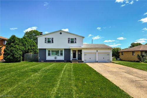 2493 Birchwood Dr, Austintown, OH, 44515-5235 | Card Image