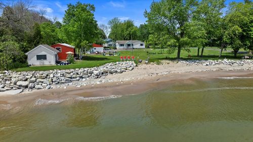 7907 Irish Road, Two Creeks, WI, 54241 | Card Image