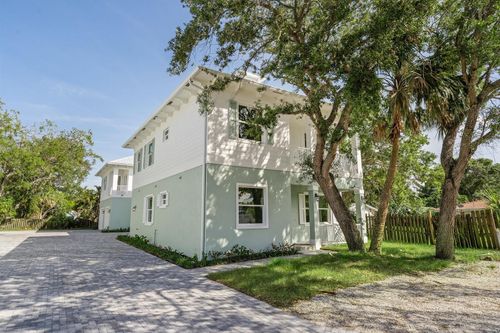 2-667 Sw Cleveland Ave, Stuart, FL, 34994-2805 | Card Image