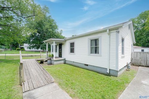 2116 Virginia Blvd Nw, Huntsville, AL, 35811-1741 | Card Image