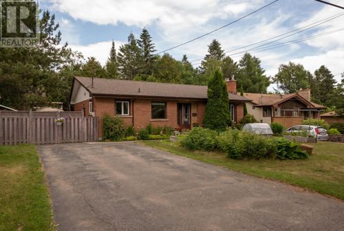 238 Nelson St, Thunder Bay, ON, P7A2L7 | Card Image