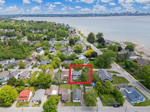 17 Windsor Ave, Fort Erie, ON, L2A5L8 | Card Image