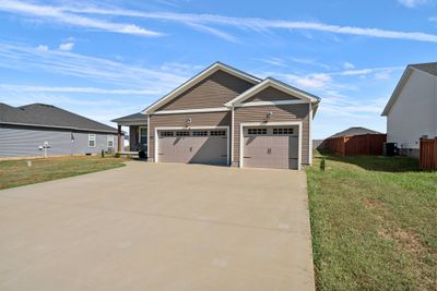 202 Victoria Way, House other with 3 bedrooms, 2 bathrooms and 3 parking in Franklin KY | Image 2