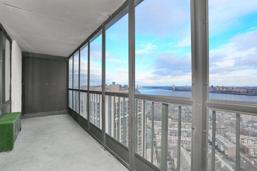 apt-2906-300 Winston Dr, Cliffside Park, NJ, 07010-3232 | Card Image