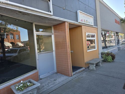 222 E Main St, Hermiston, OR, 97838-1840 | Card Image