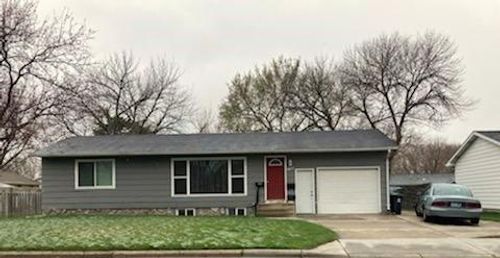 605 Pleasant Ave, Marshall, MN, 56258-1107 | Card Image