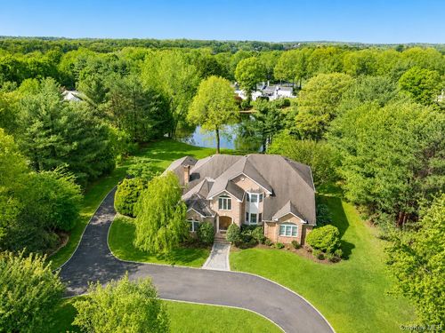 23 Overbrook Ln, Glen Head, NY, 11545-2795 | Card Image