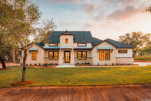 104 Reserve Ct, La Vernia, TX, 78121-4707 | Card Image