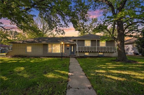 8705 83rd Ter, Raytown, MO, 64138-3108 | Card Image