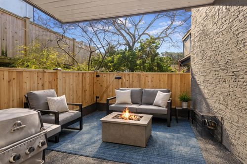 102-1689 E 4th Ave, Vancouver, BC, V5N1J7 | Card Image