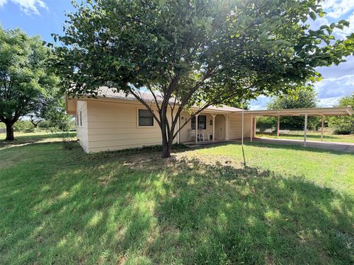 105 W Elm St, Gustine, TX, 76455-2502 | Card Image