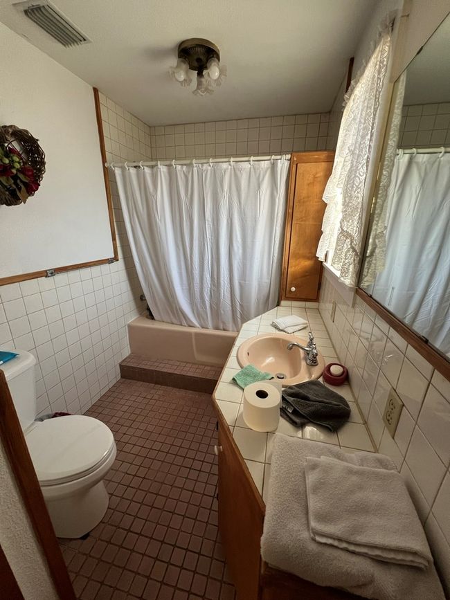 300 N State St, House other with 3 bedrooms, 2 bathrooms and 2 parking in Fort Davis TX | Image 17