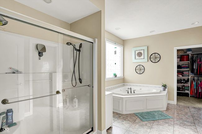 Primary bedroom ensuite | Image 26