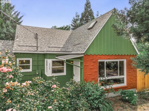 2908 Se Olsen St, Milwaukie, OR, 97222-6440 | Card Image
