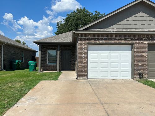 2713 Ginger Ct, Sherman, TX, 75092-7208 | Card Image