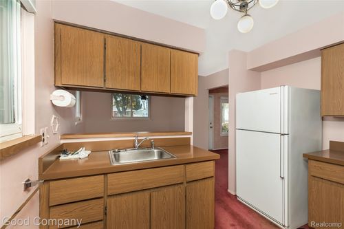 18913 Gillman St, Livonia, MI, 48152-3714 | Card Image