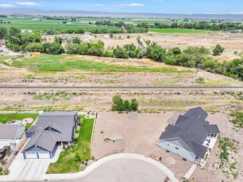 946 Liberty St, Gooding, ID, 83330-1904 | Card Image