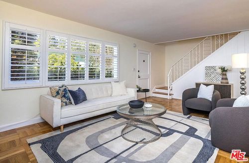 5383 Village Grn, Los Angeles, CA, 90016-5104 | Card Image