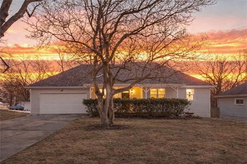 9509 E 79th St, Raytown, MO, 64138-1653 | Card Image