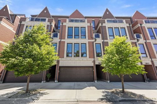 d-3901 S Lake Park Ave, Chicago, IL, 60653-2522 | Card Image