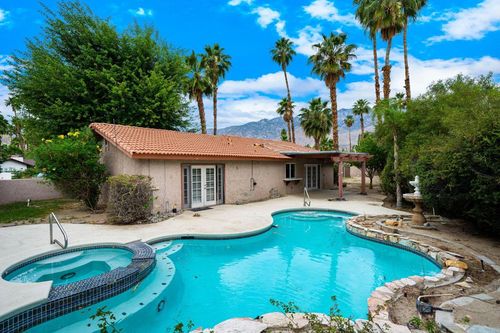3174 E Cajon Cir, Palm Springs, CA, 92264 | Card Image