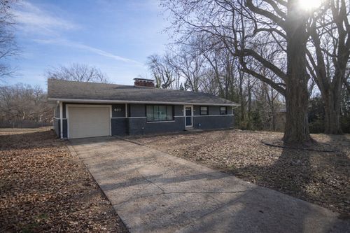 907 Dina Ave, Collinsville, IL, 62234-1508 | Card Image