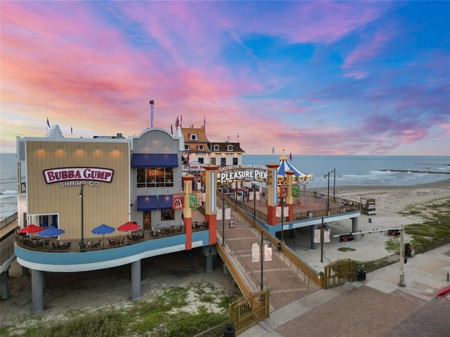 3610 Avenue P 1/2, House other with 3 bedrooms, 2 bathrooms and null parking in Galveston TX | Image 44