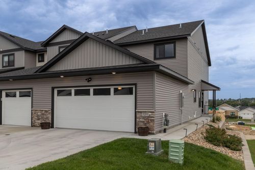 5201 Harvest Square Pl Nw, Rochester, MN, 55901-6040 | Card Image
