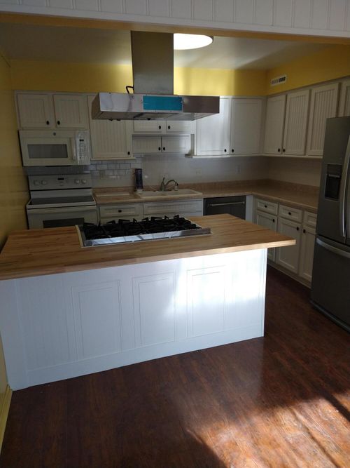 20245 Independence Dr, Brookfield, WI, 53045-5387 | Card Image