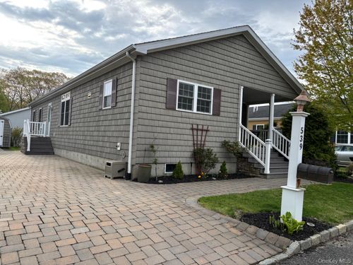 539-1661 Old Country Rd, Riverhead, NY, 11901-4448 | Card Image