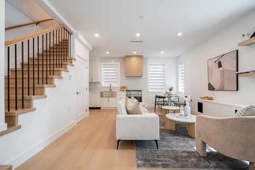 2107 E 33rd Ave, Vancouver, BC, V5N3E9 | Card Image