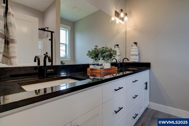 1055 Sassafras St, House other with 4 bedrooms, 2 bathrooms and null parking in Independence OR | Image 21