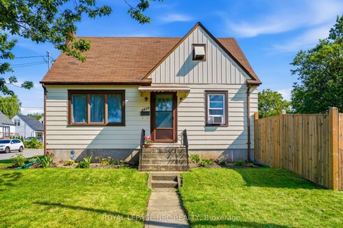 4939 Hamilton St, Niagara Falls, ON, L2E2V9 | Card Image