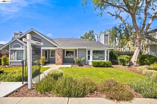 3747 Vineyard Ave, Pleasanton, CA, 94566-6838 | Card Image