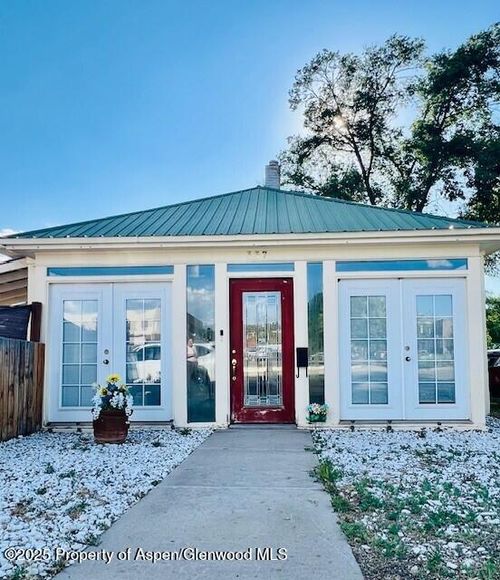 337 West Ave, Rifle, CO, 81650-2227 | Card Image