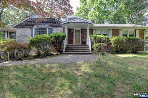 34 Knoll Rd, Wayne, NJ, 07470-6148 | Card Image