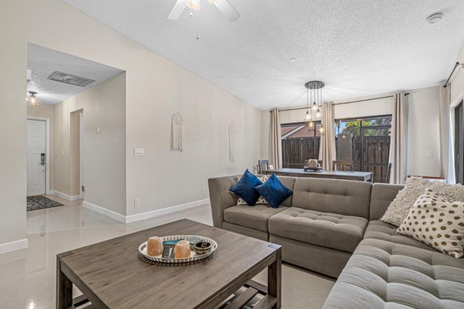 241 - 241 Meadows Dr, Condo with 3 bedrooms, 2 bathrooms and null parking in Boynton Beach FL | Image 8