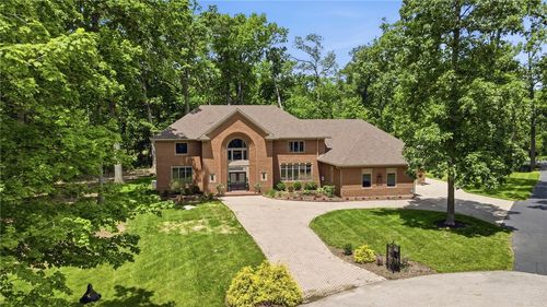 10521 Watch Hill Ln, Washingtn Twp, OH, 45458-4440 | Card Image