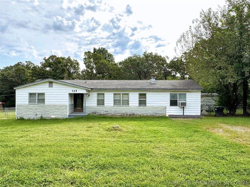 725 Sooner Dr, Tahlequah, OK, 74464-5527 | Card Image