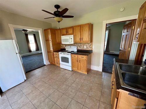 2437 Gratiot Ave, Port Huron, MI, 48060-8532 | Card Image