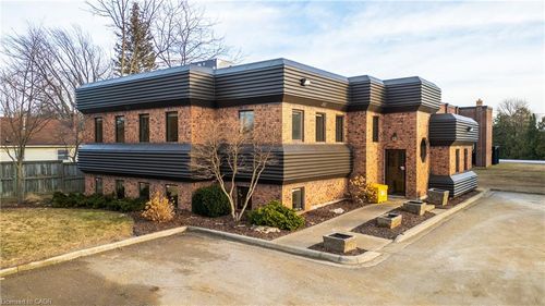 2695 Hamilton Rd, Bright's Grove, ON, N0N1C0 | Card Image