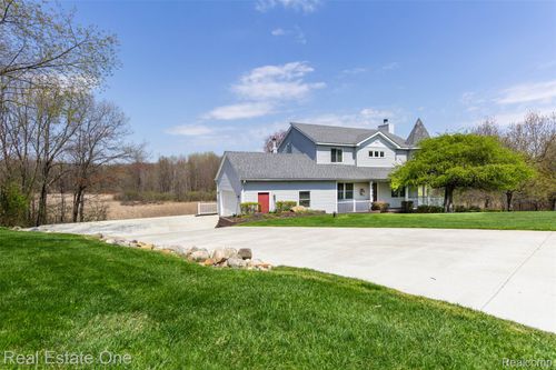 3306 Muirfield Cir, White Lake, MI, 48383-2353 | Card Image